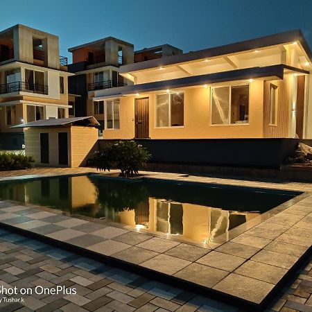Royal Meadows Igatpuri 2Bhk Poolside Villa מראה חיצוני תמונה