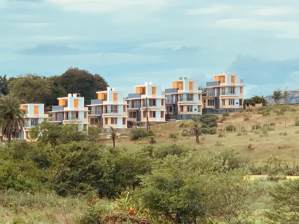 Royal Meadows Igatpuri 2Bhk Poolside Villa מראה חיצוני תמונה