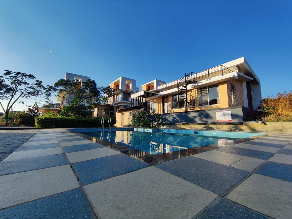 Royal Meadows Igatpuri 2Bhk Poolside Villa מראה חיצוני תמונה